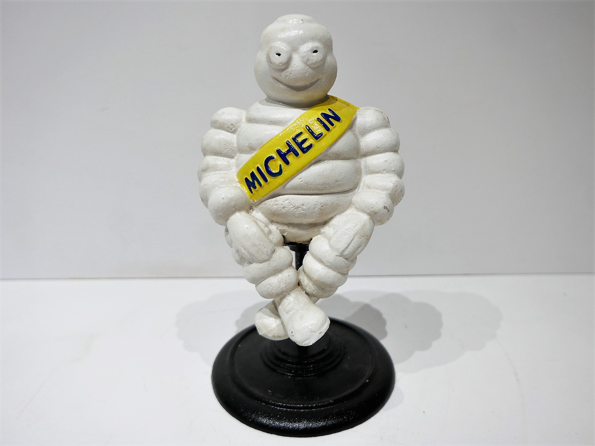 Gietijzeren beeld Michelin  