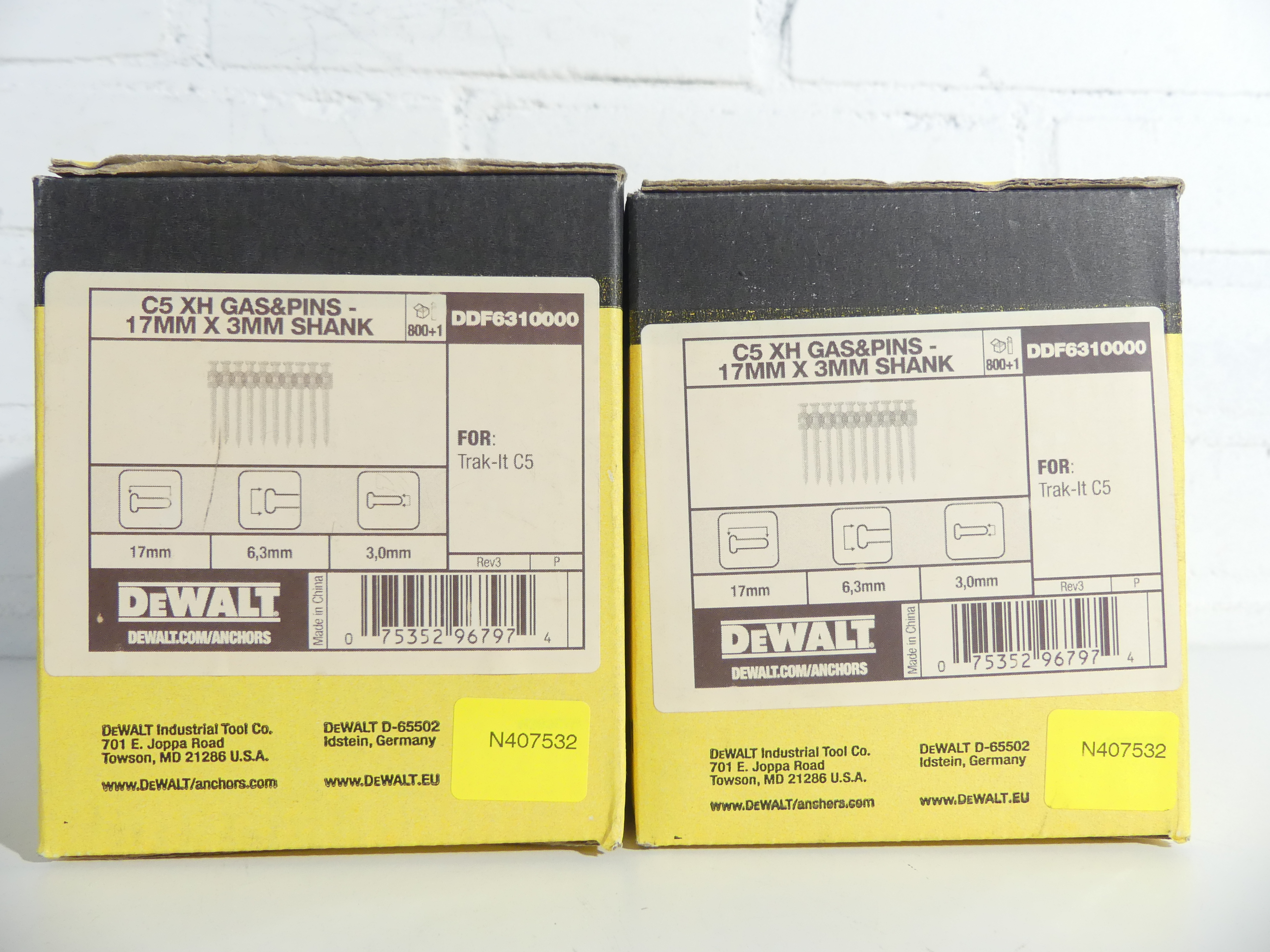 2x DeWalt DDF6310000 C5 XH nagels 17 mm + 1 x gaspatroon (800 stuks)