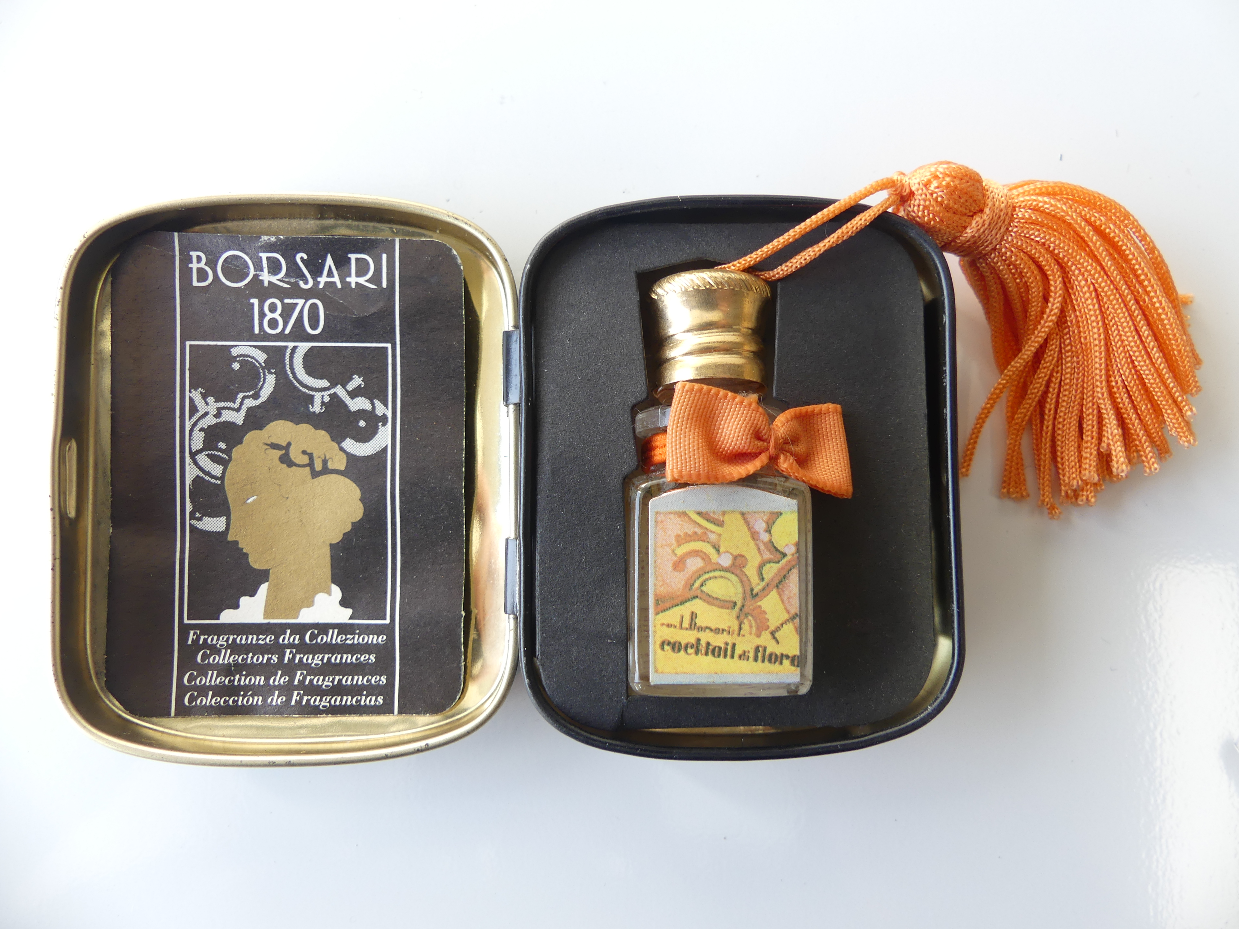 Borsari 1870 miniatuur in blik, Cocktail di flora met oranje strik   