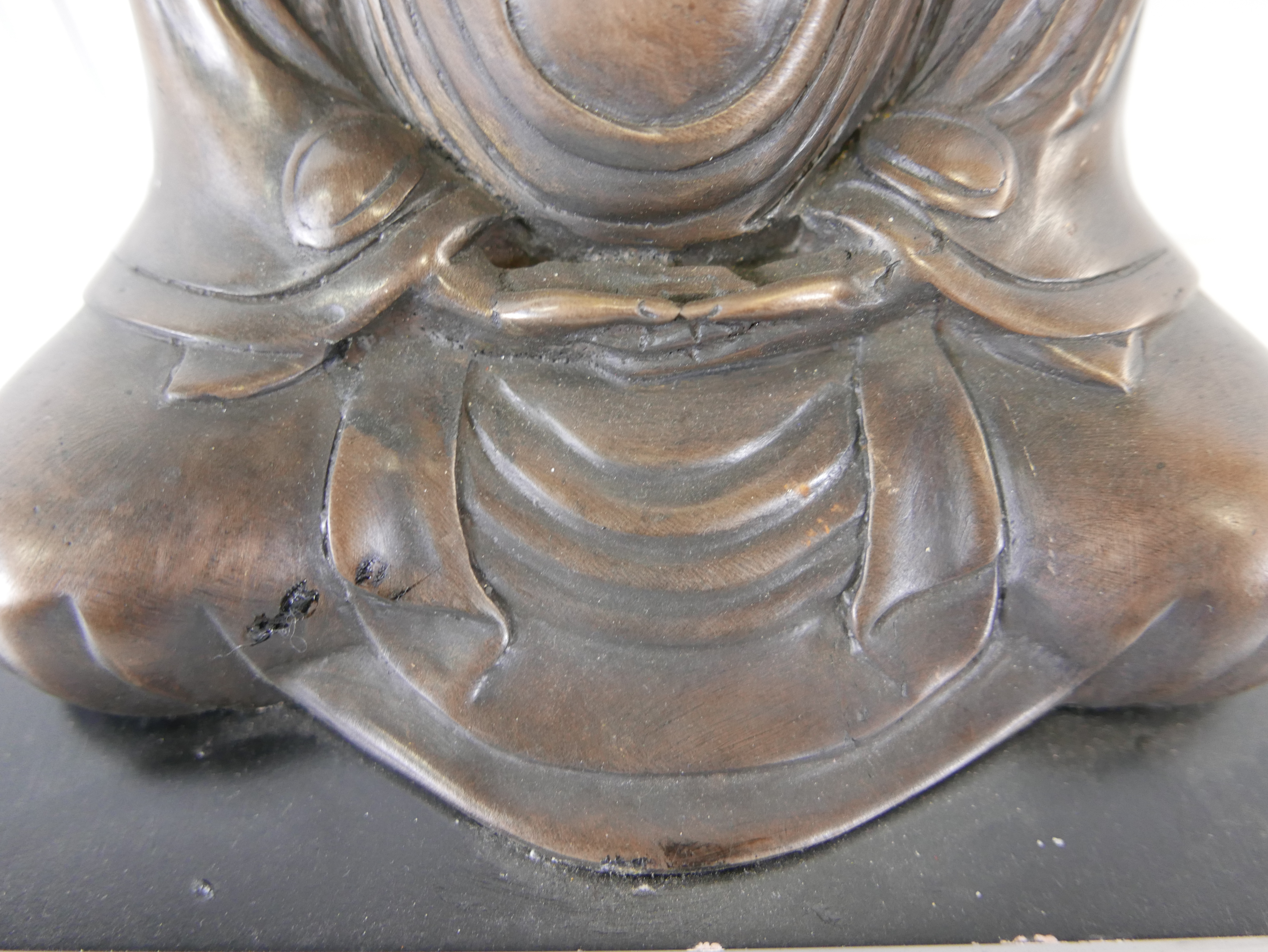 Bronzen beeld op marmeren voet "Boeddha" 20 cm hoog    