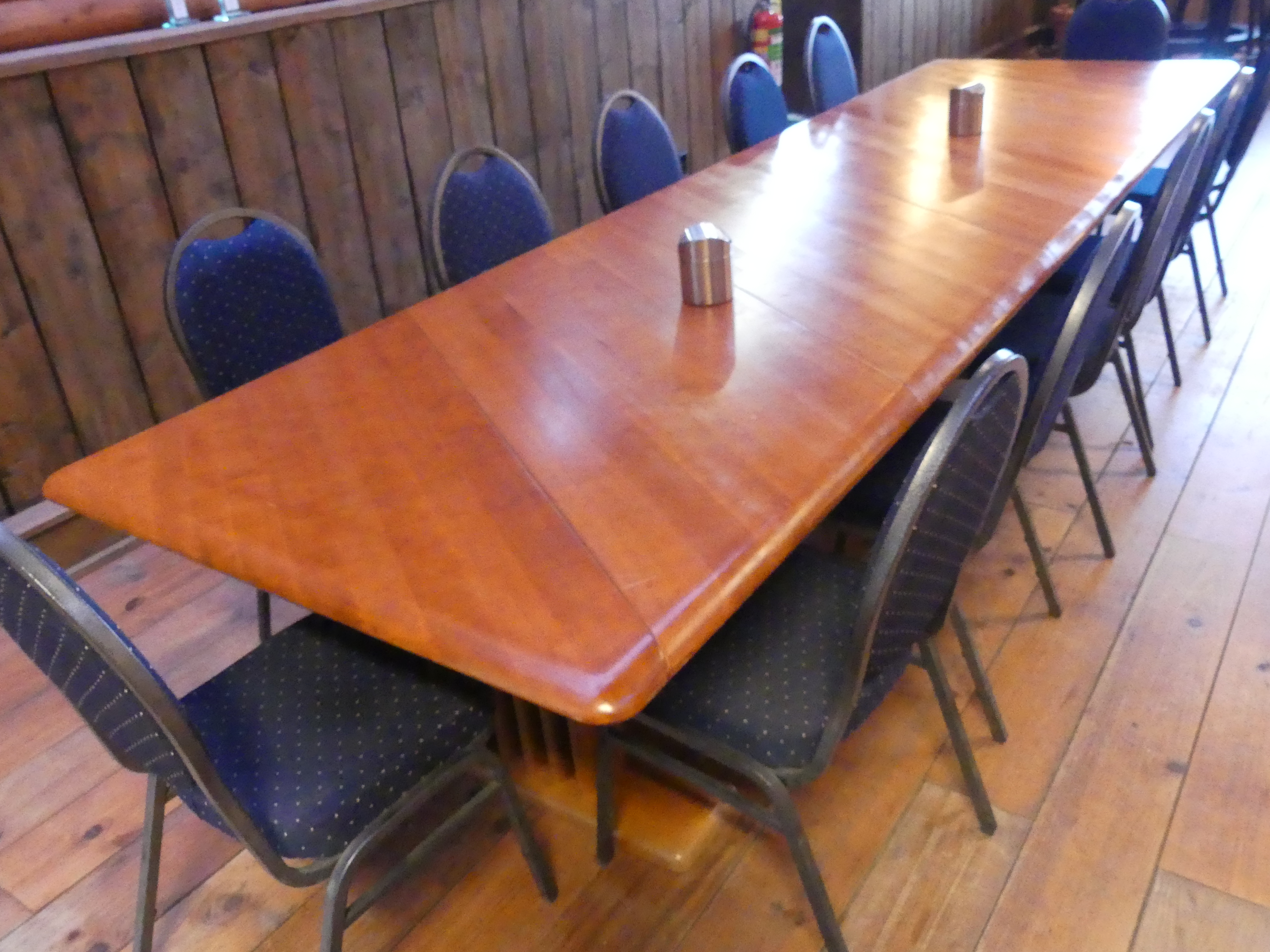 Lange houten tafel 367x110x70 cm 
