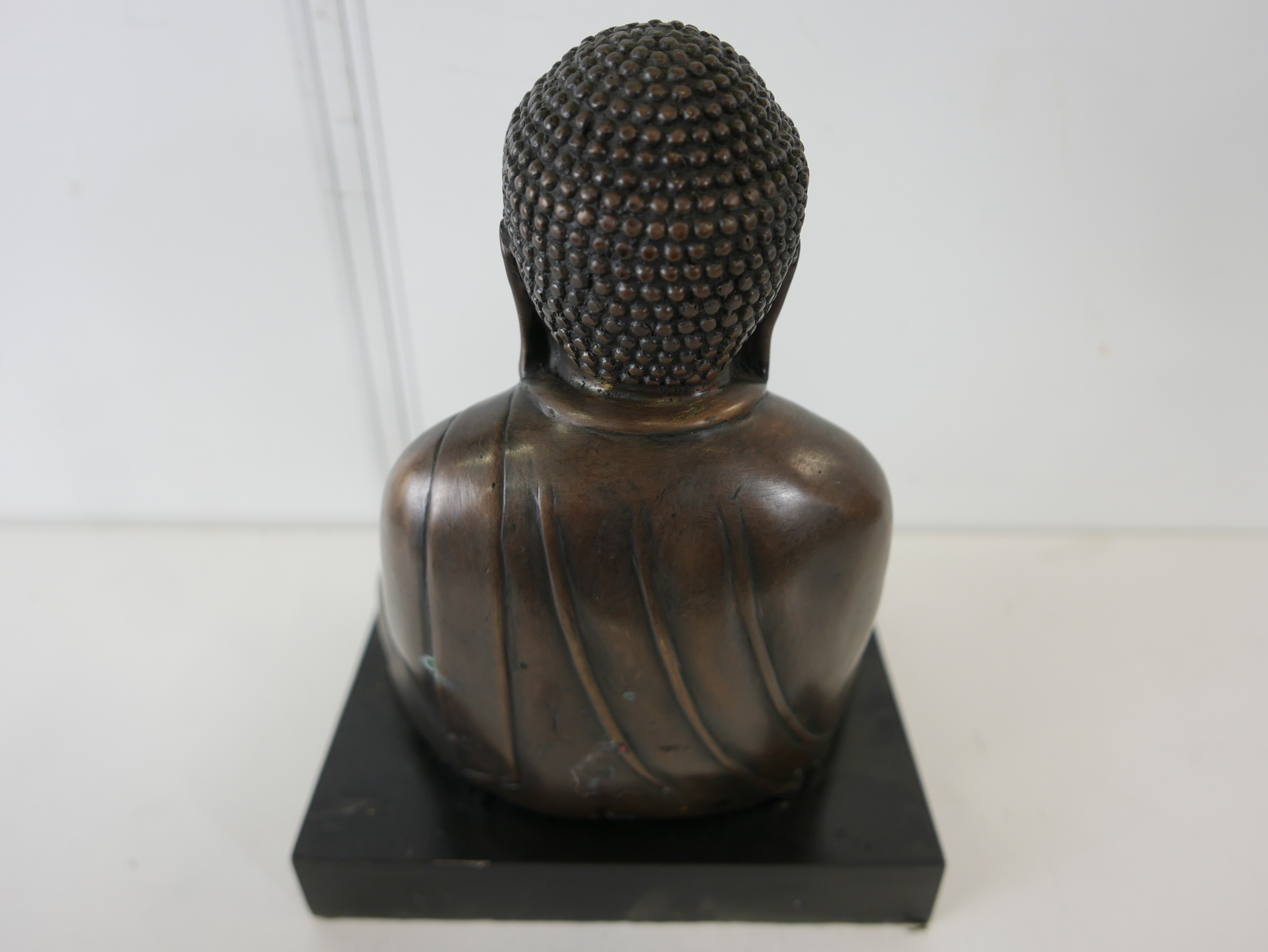 Bronzen beeld op marmeren voet "Boeddha" 20 cm hoog    