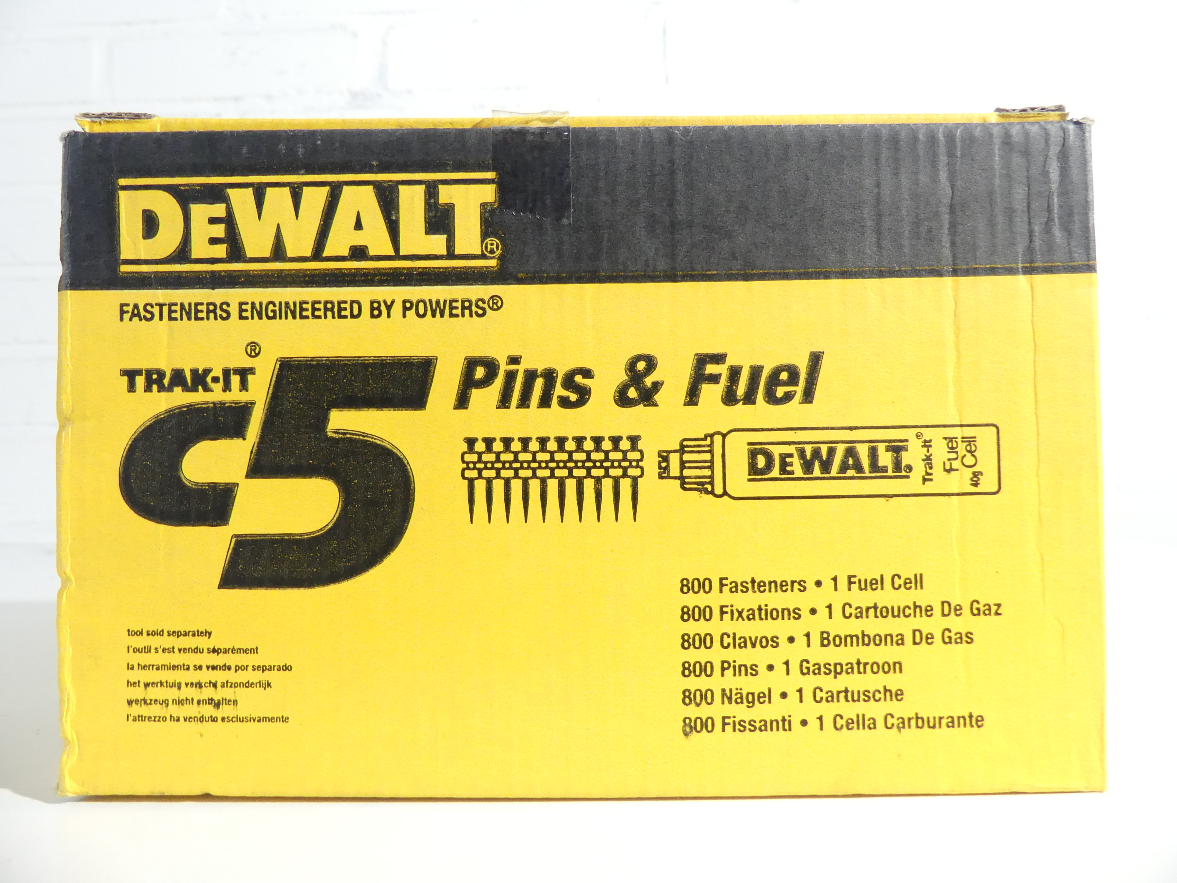 DeWalt DDF6110250 C5 Nails 40 mm + 1 x Gas Cartridge (Pack of 800)