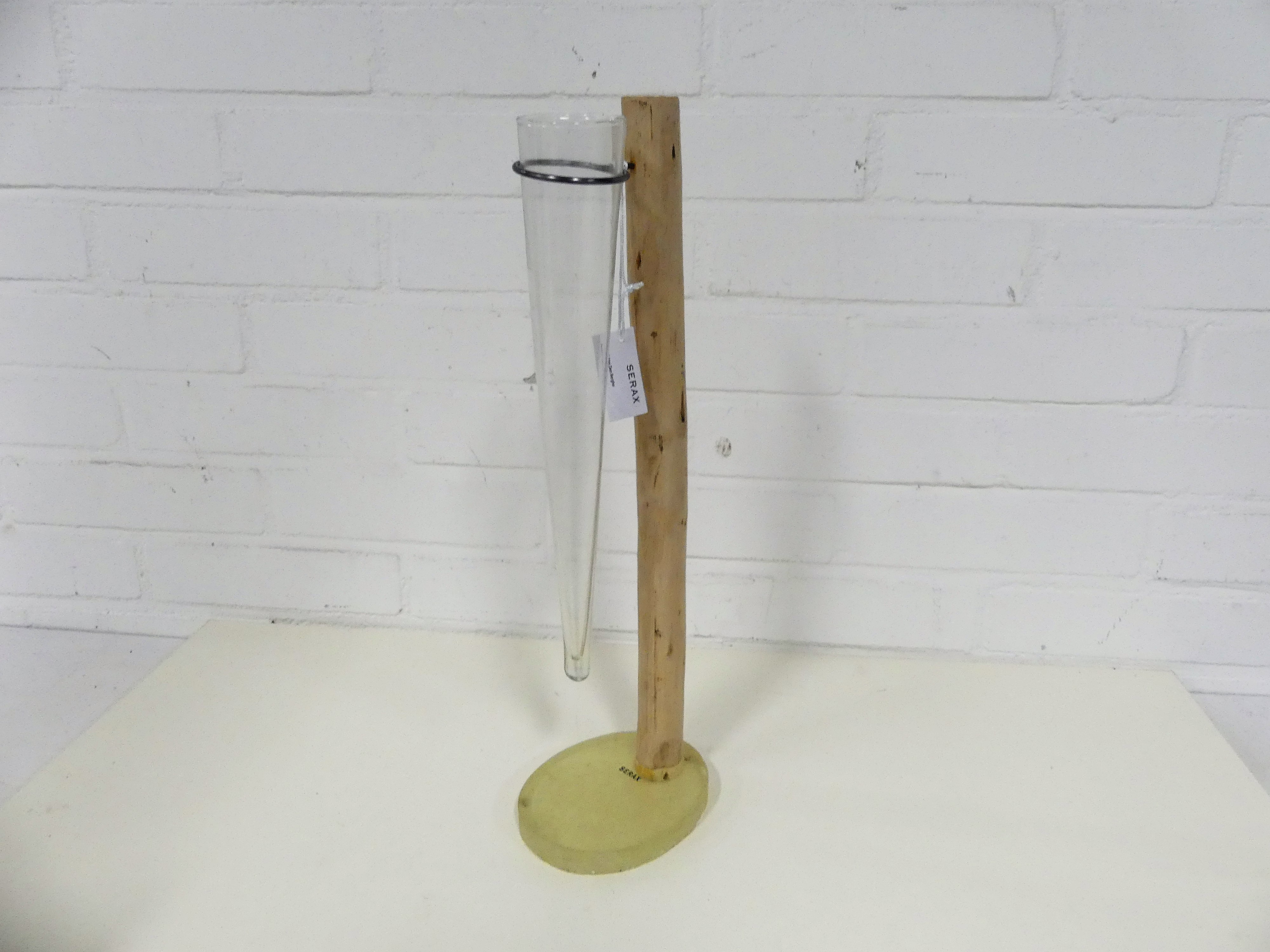 2x Serax vaas op houten standaard, 40cm hoog  